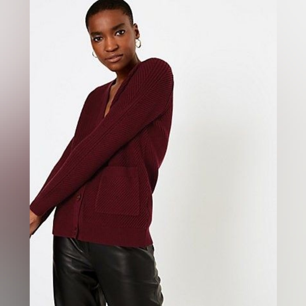 Chic cozy maroon cardigan US 10